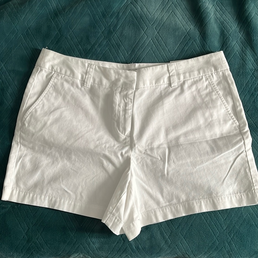 NWT LOFT Factory White 4” shorts size 10